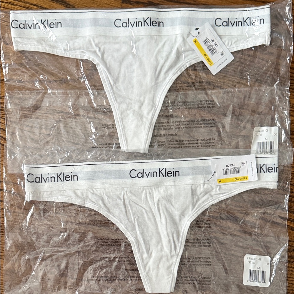 Calvin Klein White Thong Set (2)